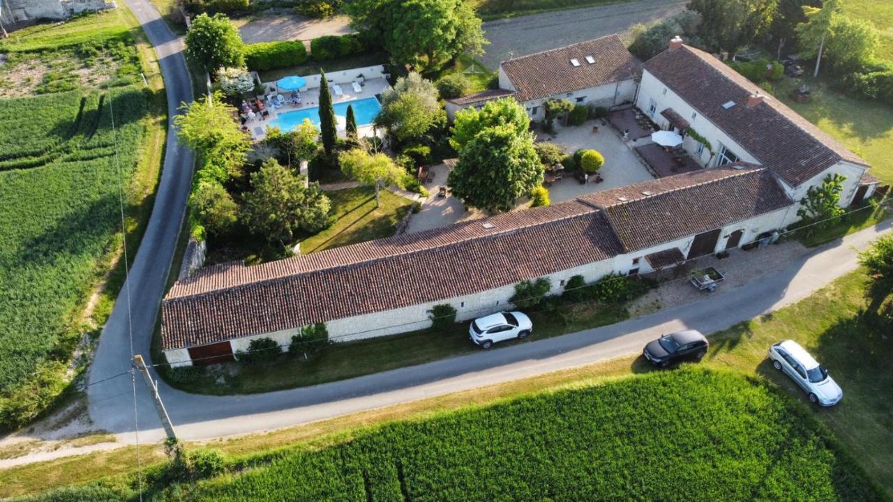 Villa Les Coindries Faye-la-Vineuse Exterior foto